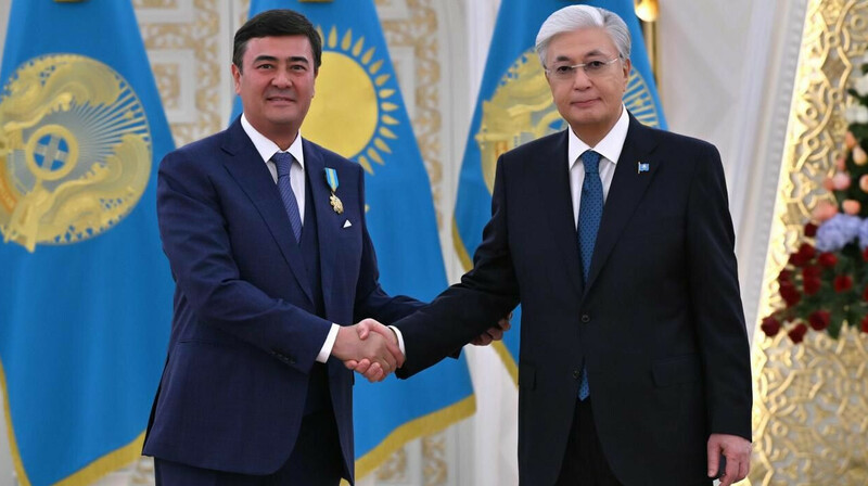 Сооснователь Parasat Арманжан Байтасов получил награду от президента Касым-Жомарта Токаева