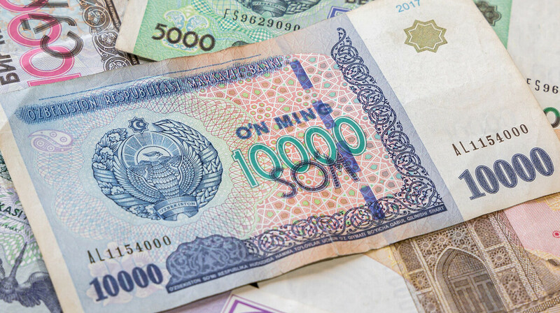 В Узбекистане вводят запрет на покупку дорогих товаров за наличные