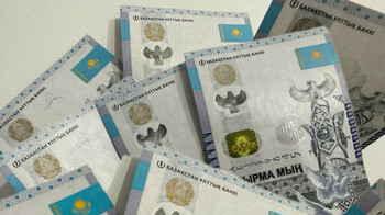 Каждый третий казахстанец выбирает наличные расчеты