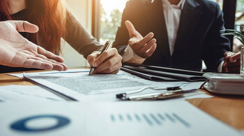 С 1 апреля в Казахстане меняются правила господдержки, регистрации бизнеса и контроля переводов